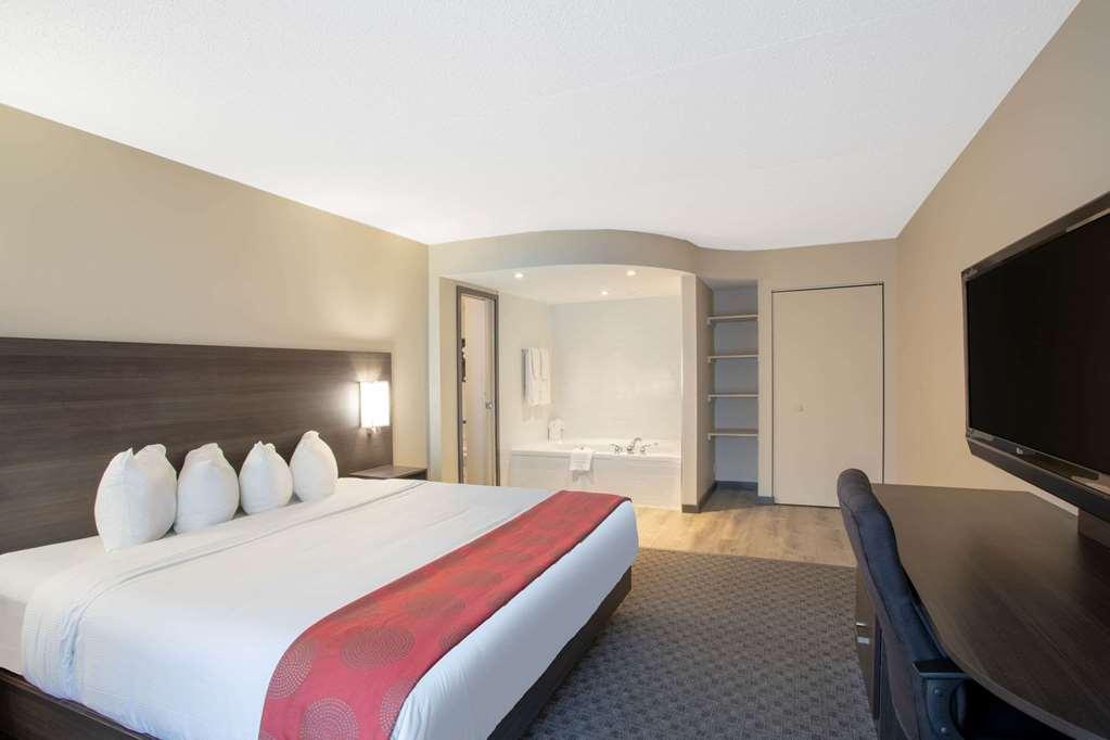 Quality Inn & Conference Centre Kingston Central Pokój zdjęcie