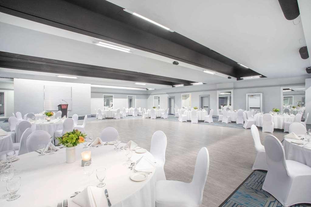 Quality Inn & Conference Centre Kingston Central Udogodnienia zdjęcie