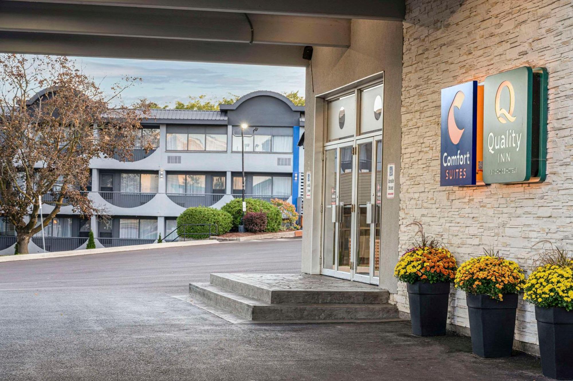 Quality Inn & Conference Centre Kingston Central Zewnętrze zdjęcie