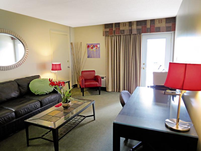Quality Inn & Conference Centre Kingston Central Zewnętrze zdjęcie